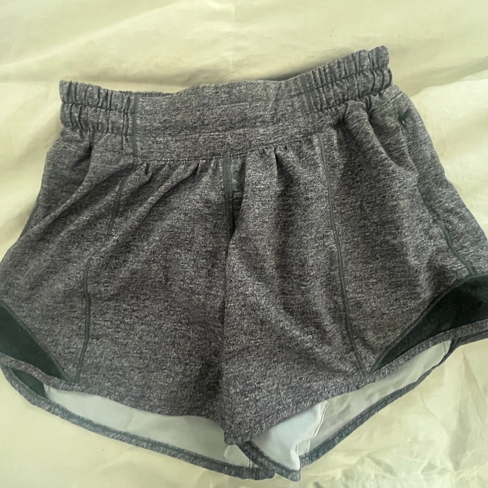 Lululemon Hotty Hot Shorts 4” Size 2